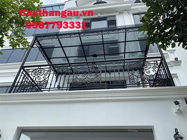 Mái che sắt nghệ thuật kính cường lực tại hà nội Mái che sắt nghệ thuật kính cường lực tại hà nội